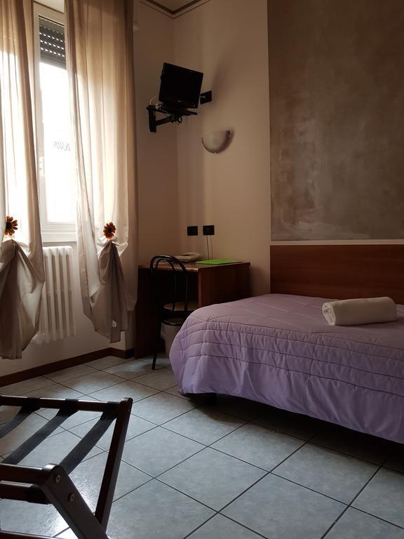 Hotel Marinoni Lomazzo Exterior foto